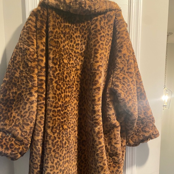 A New Day Plus size Leopard Fur Coat - Picture 7 of 7